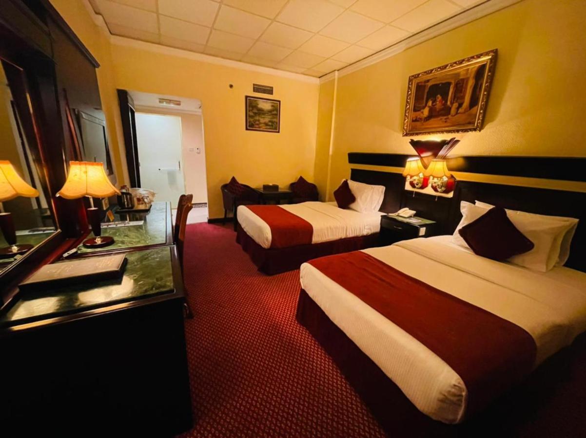 Claridge Hotel Дубай Экстерьер фото