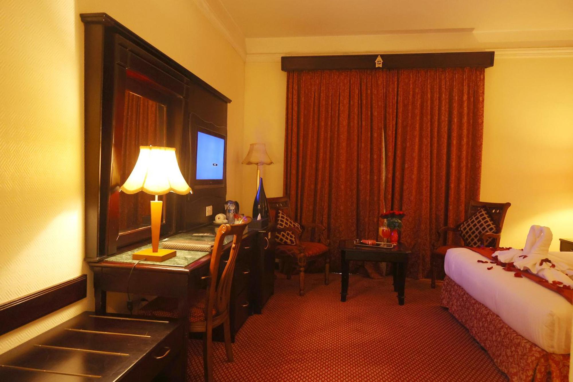 Claridge Hotel Дубай Экстерьер фото