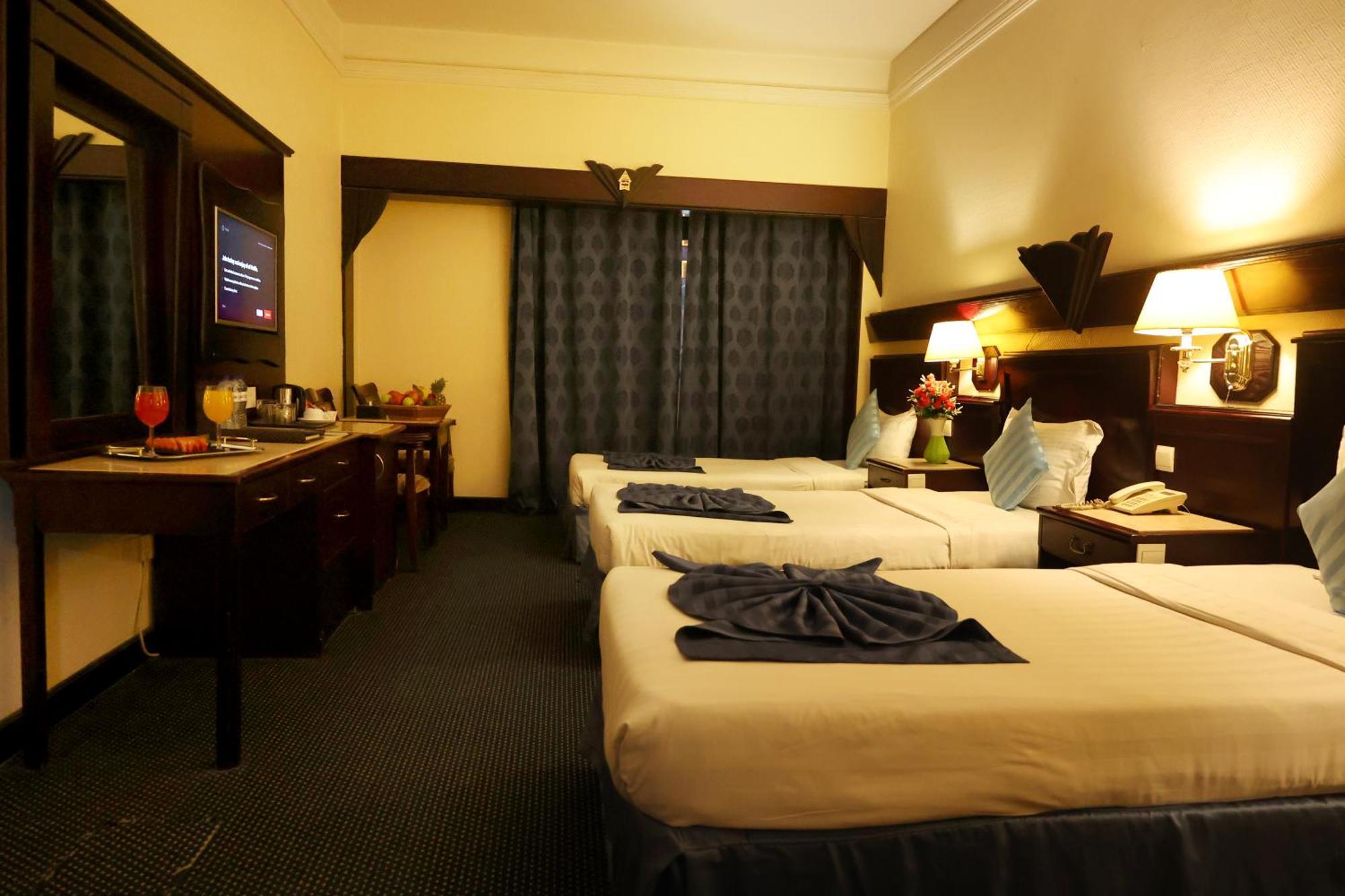 Claridge Hotel Дубай Экстерьер фото